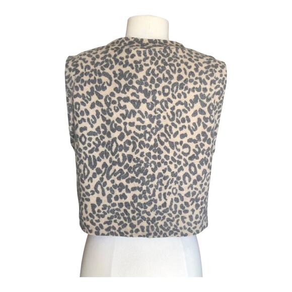 gaze NWT Women's Crop Fuzzy Animal Print Button Front Sweater Vest Top Camel SM - Picture 5 of 12